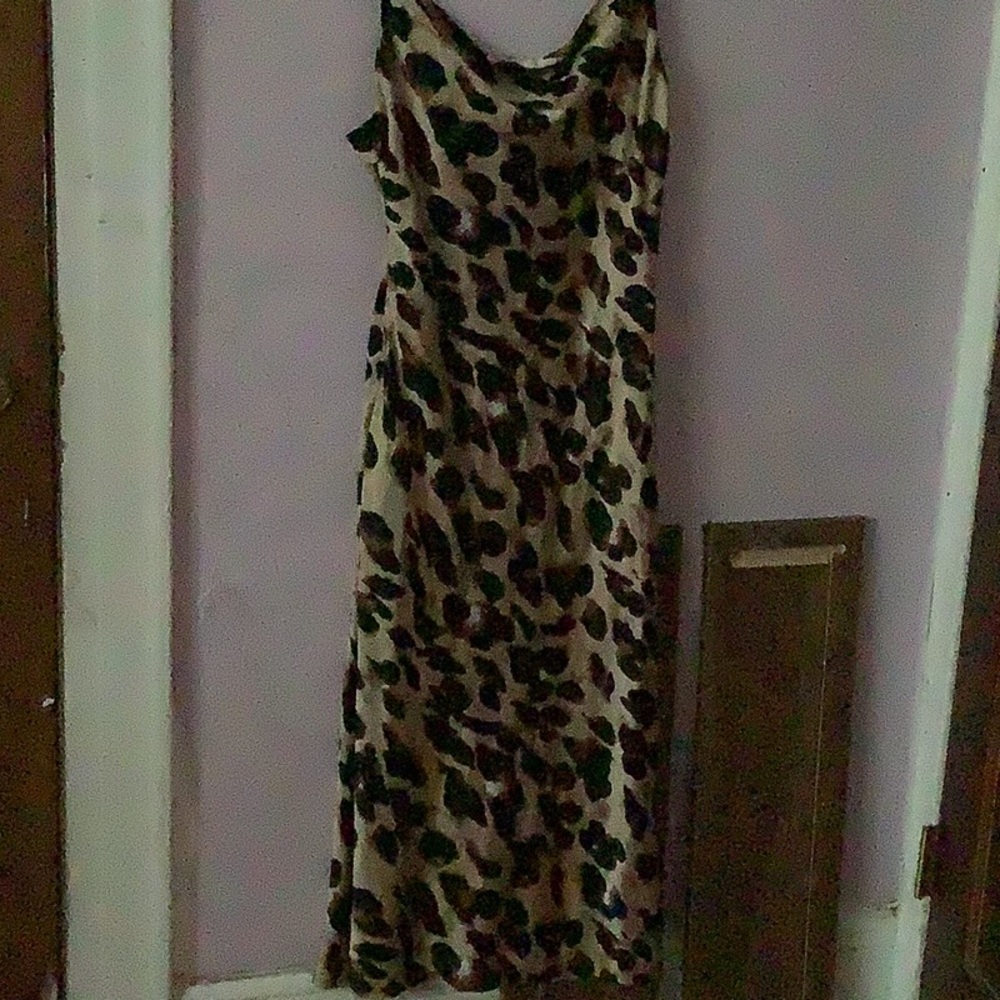 I m selling lulus strap dress